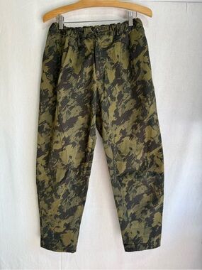Men's Green Camo Cargo Pants - Relaxed Utility Style